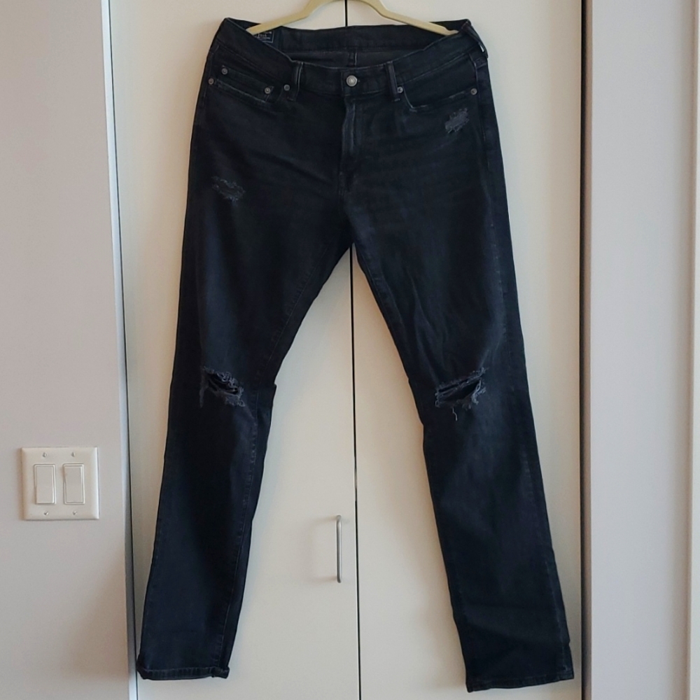 A&F Men's Distressed Black Denim